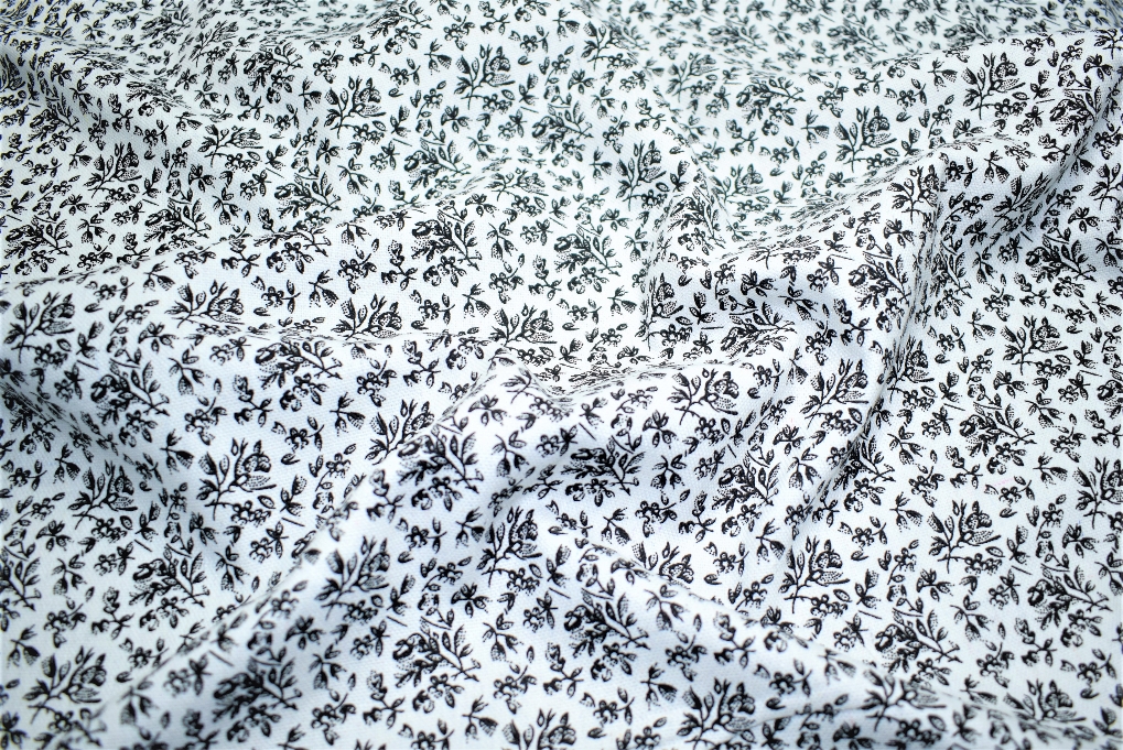 White & Black Prints Canvas Flowers